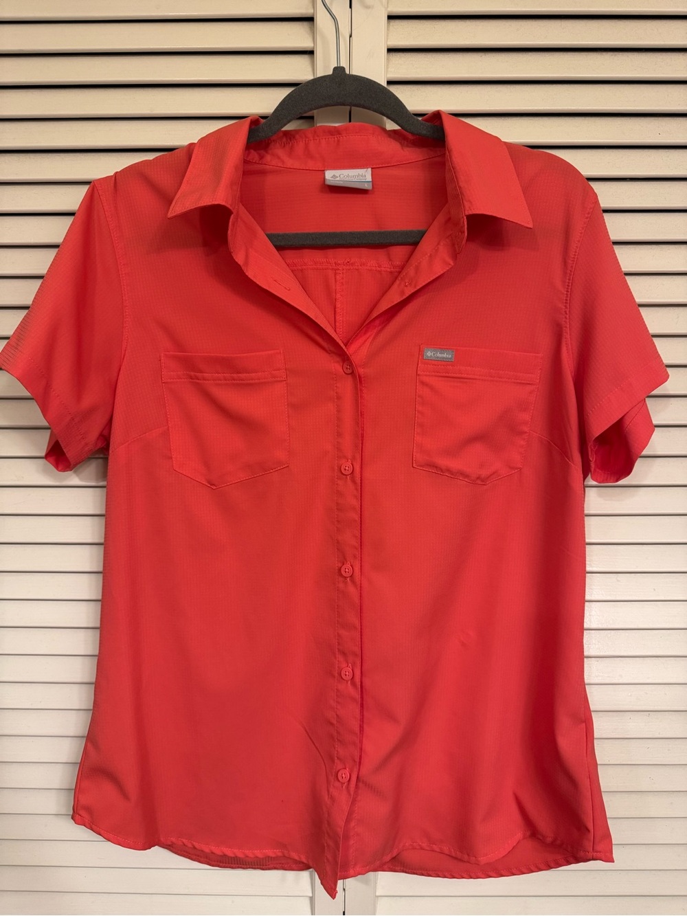 Columbia Women’s Short-Sleeve Button Front Shirt - Coral size large